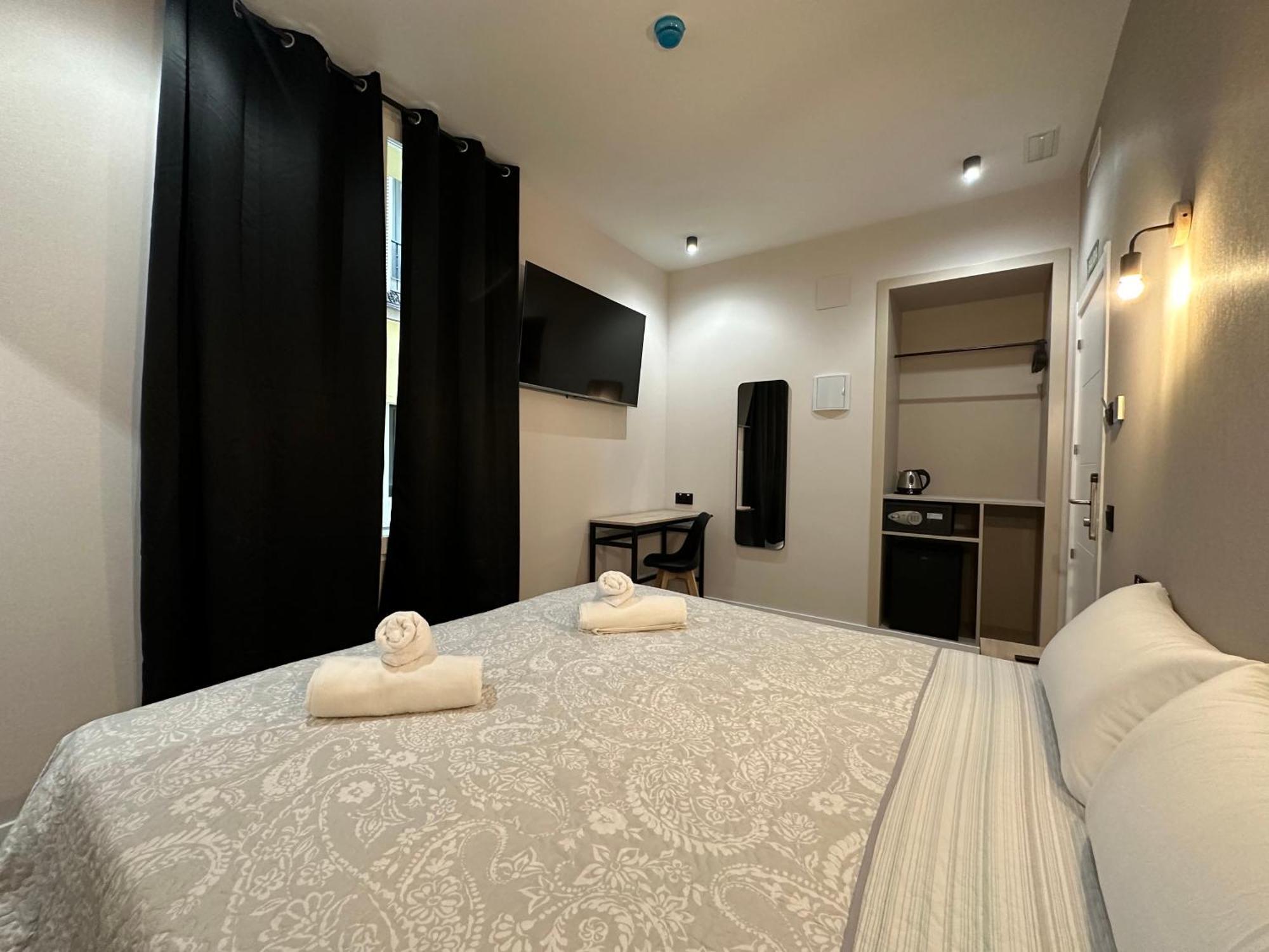 Cc Opera Suites Madrid Esterno foto